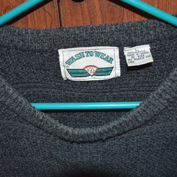 Wash to Wear Size L Grey Knit Sweater - Picture 4 of 5